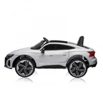 Kép 2/5 - Chipolino Audi e-Tron elektromos autó bőr üléssel - fehér