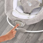 Kép 3/7 - Ingenuity Rezgő pihenőszék dallamokkal és fénnyel, Twinkle Tails™, 0 hó+, 9 kg -ig
