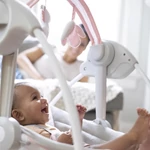 Kép 7/10 - Ingenuity Hinta dallomokkal, Flora the Unicorn™, 0 hó+, 9 kg-ig
