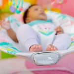 Kép 8/10 - BRIGHT STARTS Vibráló pihenőszék Rainforest Vibes™ 0m+ 9kg-ig