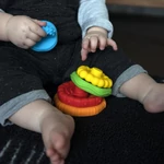 Kép 6/10 - Baby Einstein Rágóka építőjáték, 2in1 Stack & Teethe™, 0 hó+