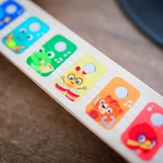 Kép 4/10 - BABY EINSTEIN Fa zenélő játék gitár Together in Tune Guitar™ Connected Magic Touch™ HAPE - 
