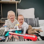 Kép 5/10 - BABY EINSTEIN Fa zenélő játék gitár Together in Tune Guitar™ Connected Magic Touch™ HAPE - 