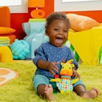 Kép 6/7 - Bright Starts C-karikán játék dallamokkal, zsiráf, Pull Play & Boogie™, 0 hó+