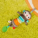 Kép 7/8 - Bright Starts C-karikán játék dallamokkal, majom, Pull Play & Boogie™, 0 hó+