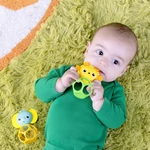 Kép 6/8 - Oball Játék, rágóka, Soother Pals™, Easy-Grasp, 2 db, 3 hó+
