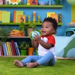 Kép 6/7 - Oball Zenélő világító játék, Giggle & Glow™, 3 hó+
