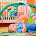 Kép 7/10 - BRIGHT STARTS Játszószőnyeg játékhíddal Wild Wiggles aktivitással - 0hó+