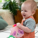 Kép 7/10 - INGENUITY Crinklet™ érzékszervi játék C gyűrűn mosómedve Deni 0m+