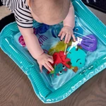 Kép 10/10 - Baby Einstein, vizes alátét, Sensory Splash™, 40x40 cm, 0 hó+