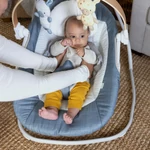 Kép 3/10 - INGENUITY Hintázó zenélő 0m+, 9 kg-ig - Chambray 