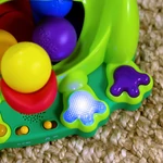 Kép 6/10 - BRIGHT STARTS Interaktív játék Poppin' Ball Frog™ 6m+