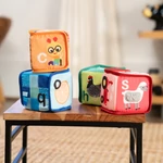 Kép 6/10 - BABY EINSTEIN Textil játék kockák ábécé Alpha Stacks™ 4db, 3hó+