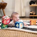 Kép 10/10 - BABY EINSTEIN Textil játék kockák ábécé Alpha Stacks™ 4db, 3hó+
