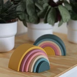 Kép 6/7 - Petite&Mars Szilikon egymásra rakható játék, Rainbow, Intense Ochre, 12 hó+