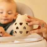 Kép 4/6 - PETITE&MARS Szilikon játék csörgővel Bear Basil Dusty Rose 0m+