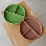 Kép 5/9 - PETITE&MARS Szilikon osztott tányér, kerek Take&Match Bitter Cocoa 6m+