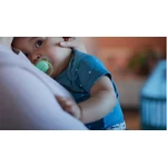 Kép 4/10 - Avent SCF376/19 Ultra air, éjszakai, lányos játszócumi, 0-6 hó, 2 db