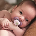 Kép 4/6 - Philips AVENT SCF075/03 Játszócumi ultra start mintás 0-2hó 2 db - lányos