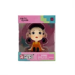 Kép 2/2 - YuMe Squid Game Bobble Hero mini figura ablakos dobozban - Young-Hee baba