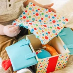 Kép 3/3 - Melissa & Doug bébijáték, Fadoboz meglepetés játékokkal
