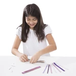 Kép 2/3 - Melissa & Doug Ékszerek, Kristály karkötő készítő szett
