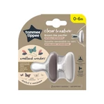 Kép 2/3 - Tommee Tippee nyugtató cumi CTN anyamell formájú 0-6 hó 2db chestnut and moonbeam