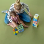Kép 4/6 - Taf Toys kockapiramis - Szavanna formabedobó 12725