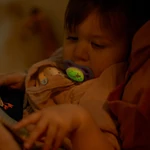 Kép 3/4 - Philips AVENT játszócumi Ultra Air éjszakai 6-18hó lányos 2db
