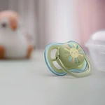 Kép 3/4 - Philips AVENT játszócumi Ultra Air szivárványos 0-6hó fiús 2db