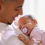 Kép 3/5 - Philips AVENT játszócumi Ultrasoft Premium 0-6hó lila 1db