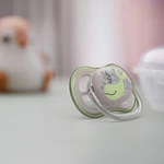 Kép 4/5 - Philips AVENT játszócumi Ultra Air 6-18hó bálna 1db