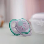 Kép 4/5 - Philips AVENT játszócumi Ultra Air 0-6hó napocska 1db