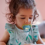 Kép 4/7 - Philips AVENT játszócumi ultra air 18hó bálna 2db