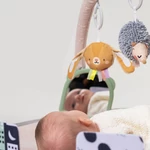 Kép 4/10 - Taf Toys játszószőnyeg játékhíddal Tummy-time activity gym 13395