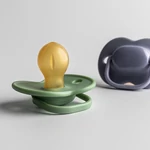 Kép 5/5 - Tommee Tippee játszócumi Cherry latex 2 db 18-36hó