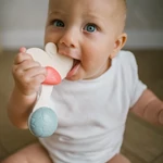 Kép 2/6 - BabyOno csörgő és rágóka 1589