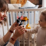 Kép 7/7 - BabyOno játék babakocsira kontrasztos színekben MOUSE 1678