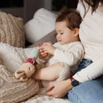 Kép 4/5 - BabyOno sípoló Karolina nyuszi plüss  1682