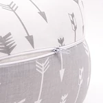 Kép 2/3 - Formázható univerzális szoptatós és alvós párna pamut huzattal - ArrowGrayWhite
