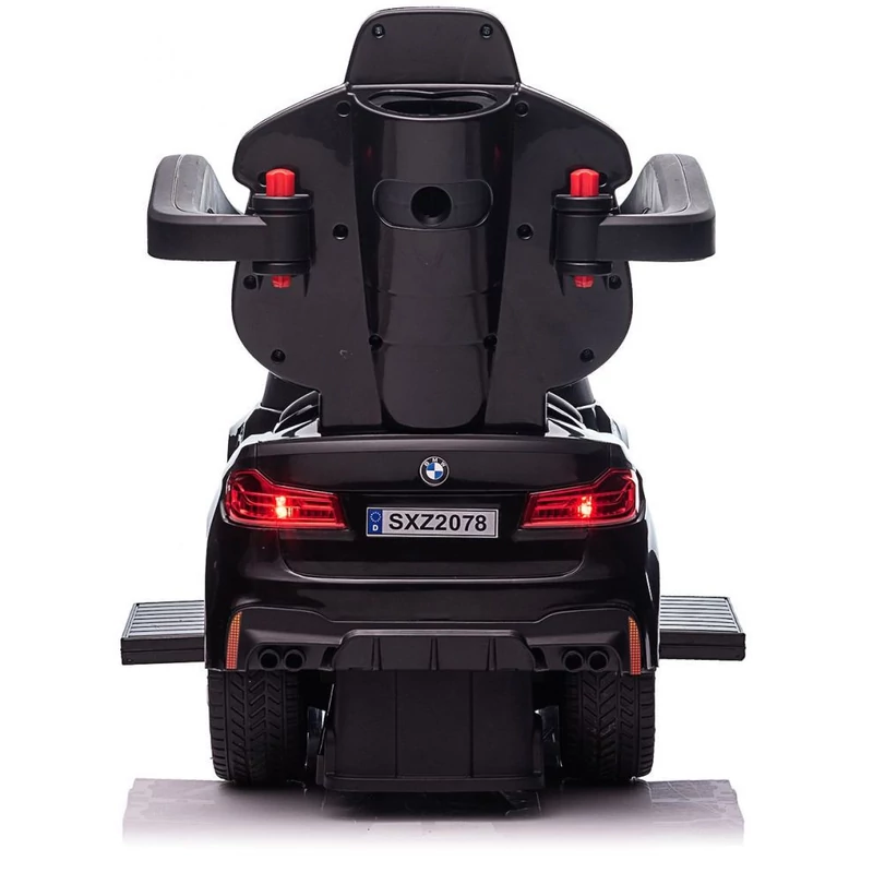 Chipolino BMW bébitaxi tolókarral - black