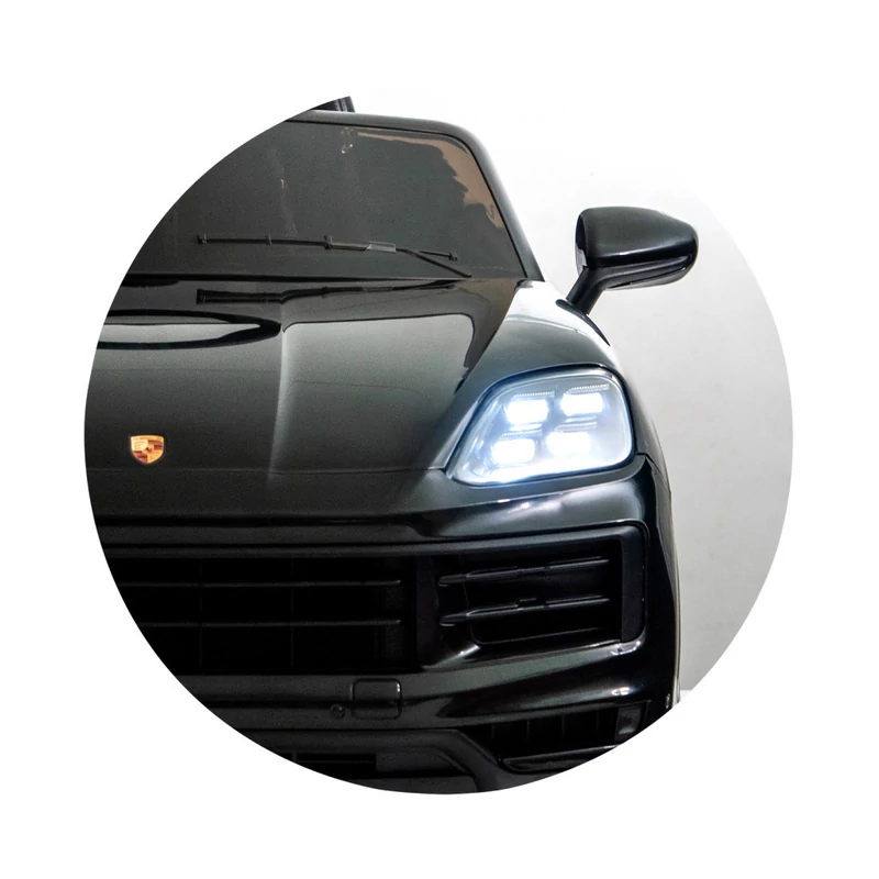 Chipolino Porsche Cayenne elektromos autó bőr üléssel - black