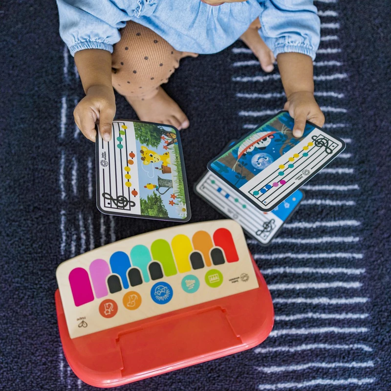 BABY EINSTEIN Játék fa zenélő zongora Cal’s First Melodies Magic Touch HAPE 6hó+