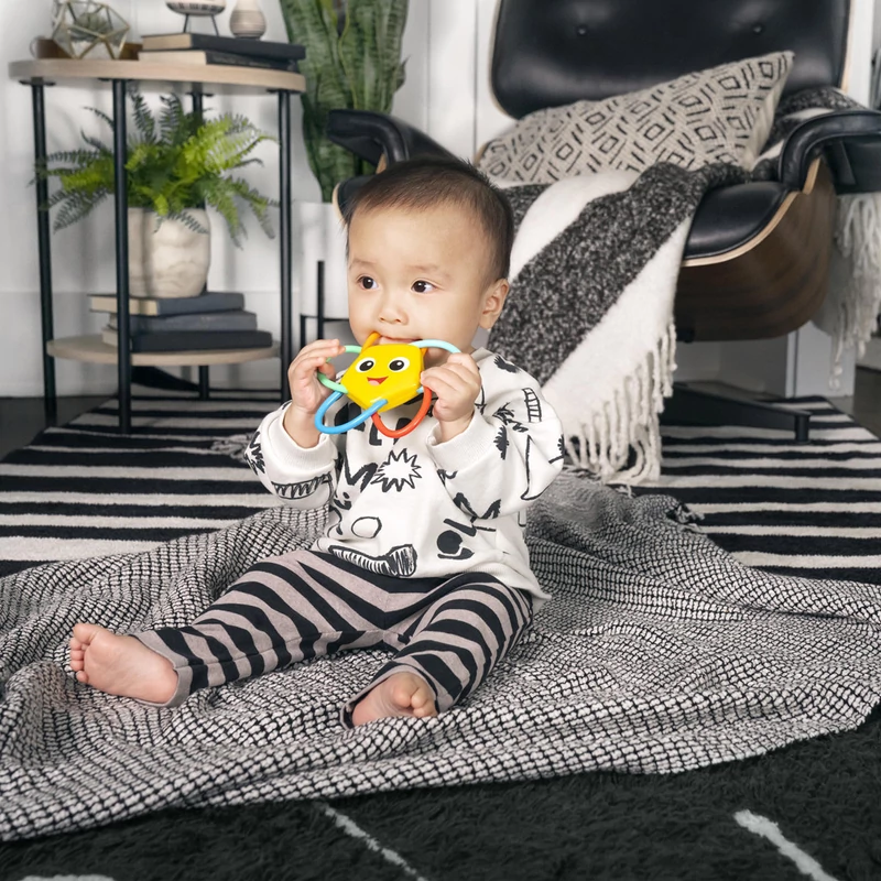 BABY EINSTEIN Rágóka csörgővel Soothing Star BPA mentes - 0hó+