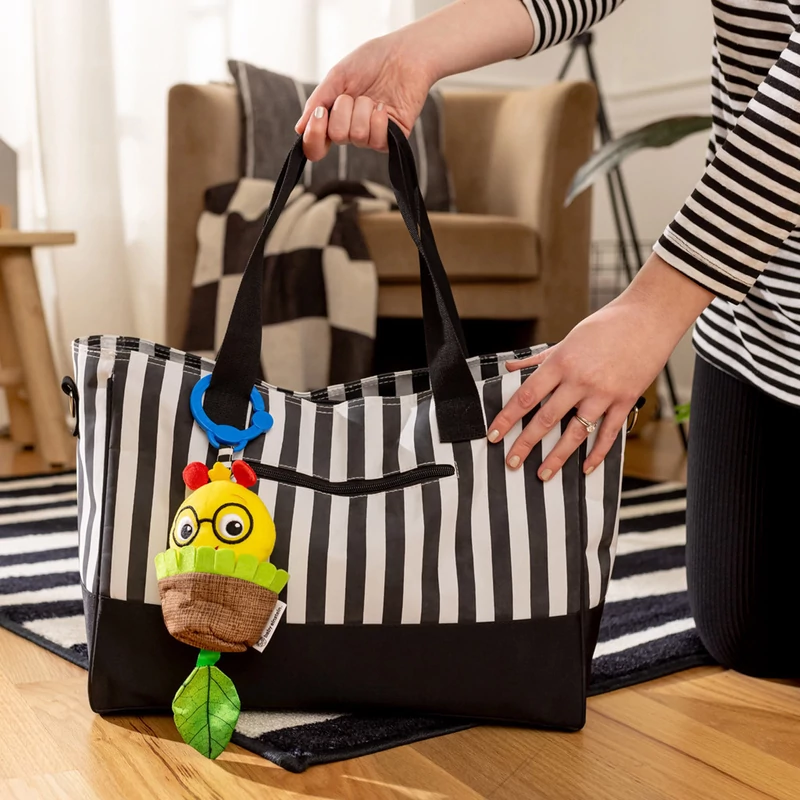 BABY EINSTEIN Játék csörgővel C-karikán u Cal-a-Puller™ - 0hó+