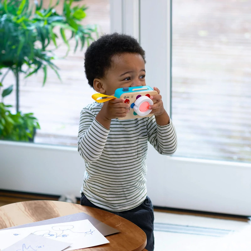 BABY EINSTEIN Interaktív játék hanggal fényképezőgép HAPE - 6hó+