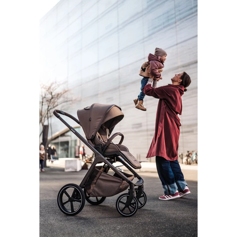 EASYWALKER Kočík kombinovaný Zoey Pure Black + CYBEX Aton B2 i-Size + základňa