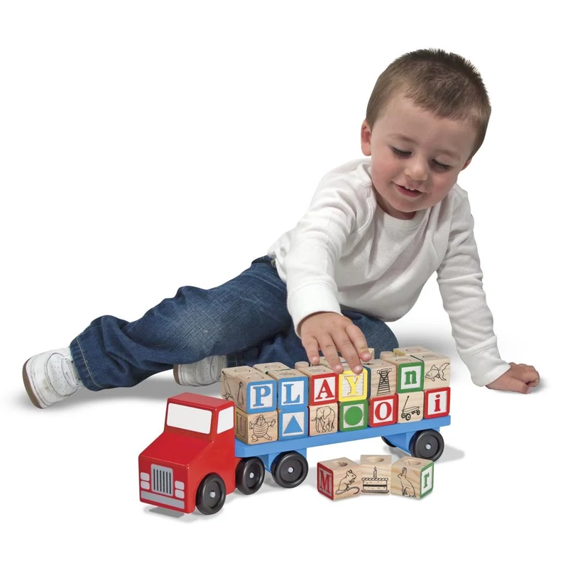 Melissa & Doug Fa készségfejlesztő játék, Betűszállító teherautó