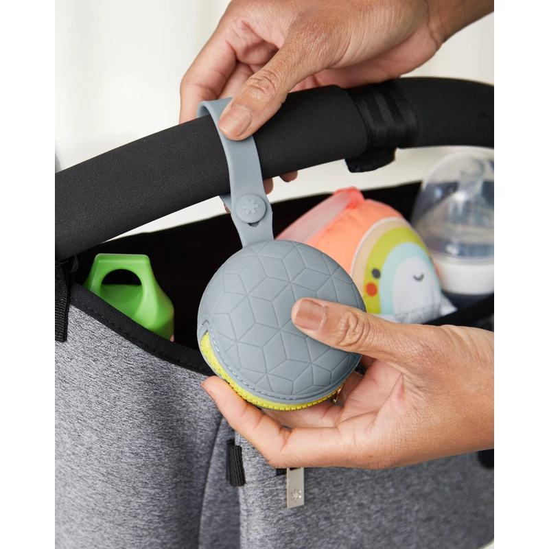 Skip Hop Grab & Go szilikon cumitartó doboz