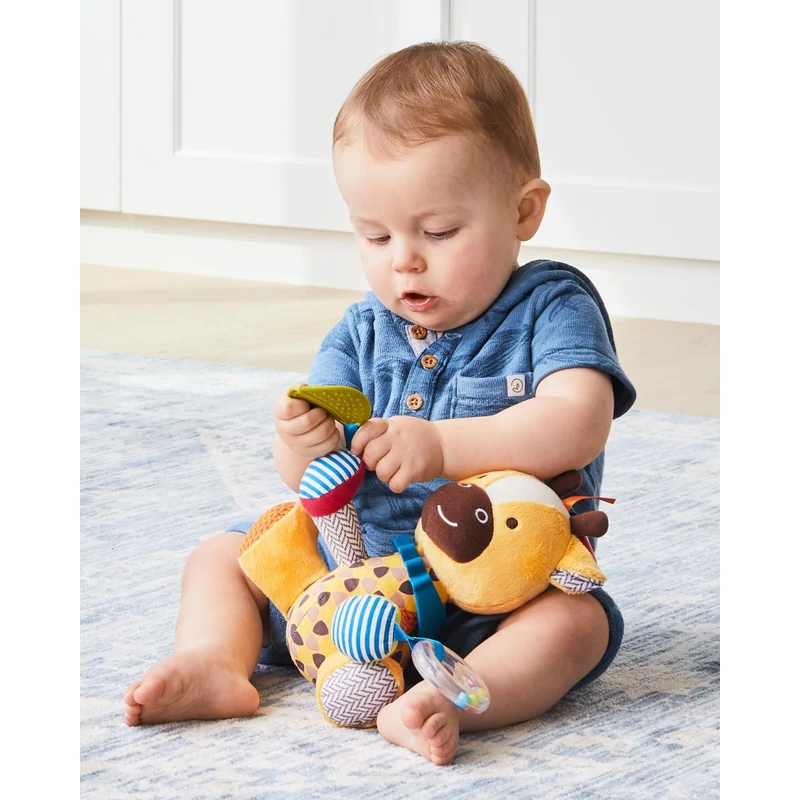 Skip Hop Bandana Buddies készségfejlesztő játék zsiráf